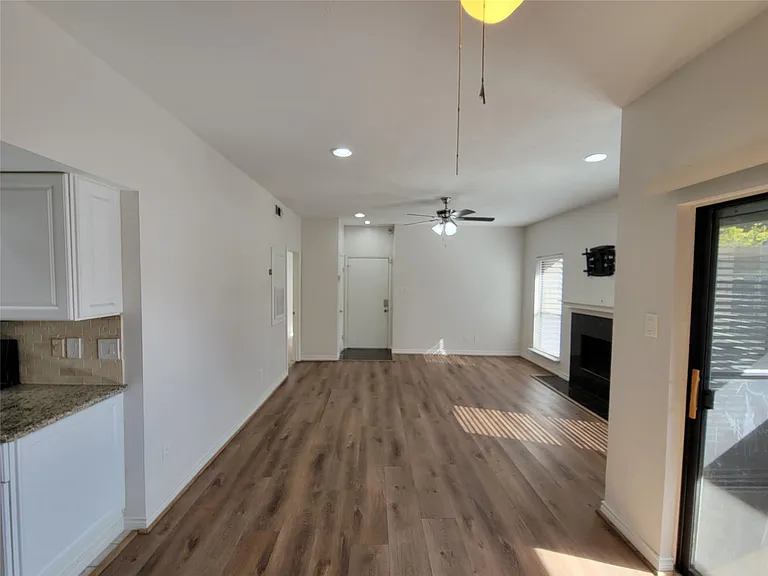 2025 Augusta Dr #303 — Photo 8