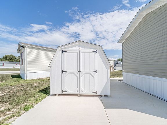 Exterior Image-10-Clayton C196 Camelot Village