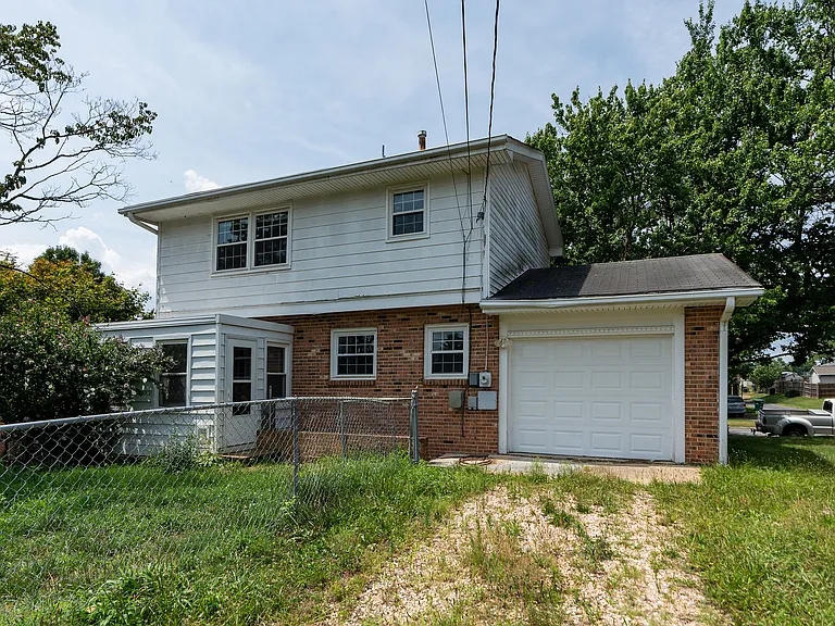 921 Dogwood Cir — Photo 29