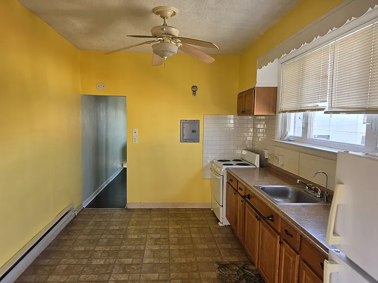 2842 Cedar St #2 — Photo 8