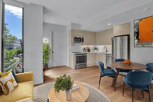 130 Hope St Photo 1