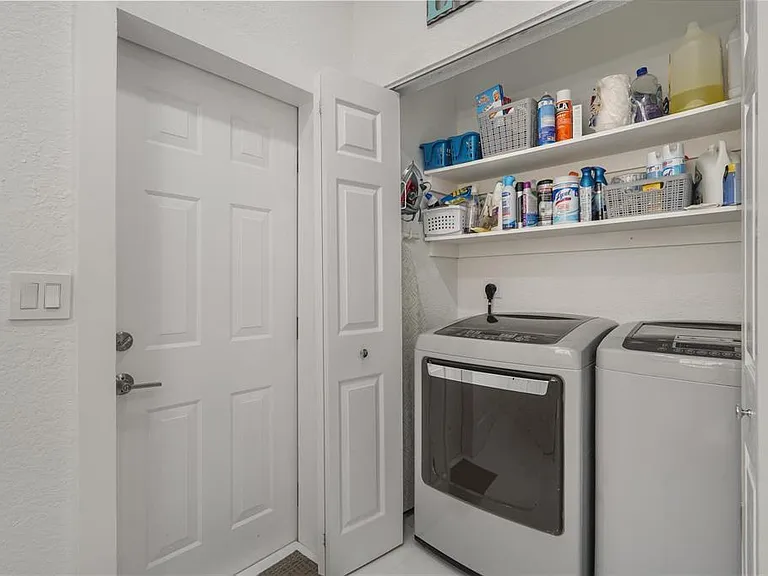 4204 Vineyard Cir #2 — Photo 14