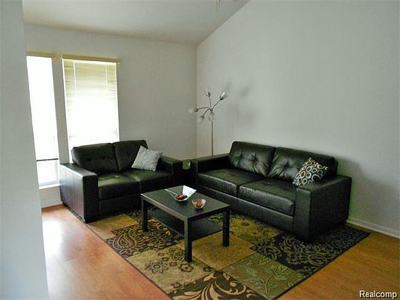 3rd image of 1632 Bennington Ct #60