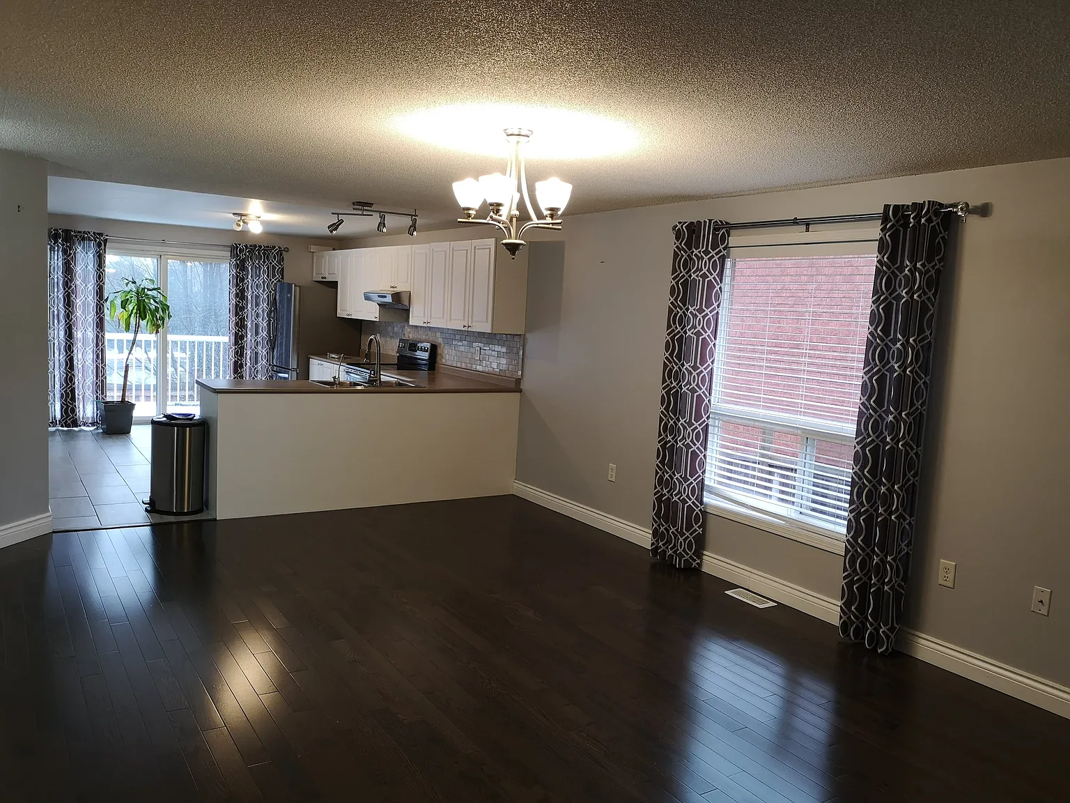 Peregrine 62 — Photo 2