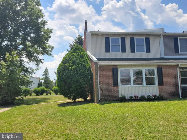 227 Daffodil Ct, Quakertown, PA 18951