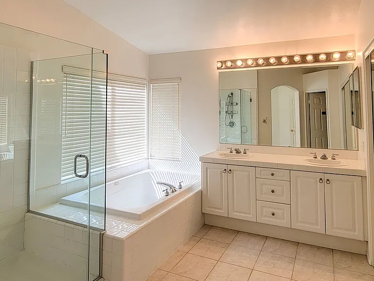 12138 Wooded Vista Ln — Photo 29