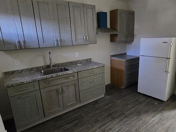 4th image of 85 City Terrace