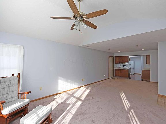 4th image of 14 Woodberry Dr