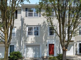 560 Sparkleberry Ter NE, Leesburg, VA 20176