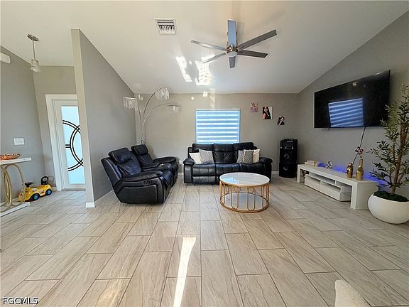 5th image of 100 NW 13th Pl