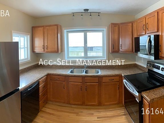 5th image of 318 Ames St NE