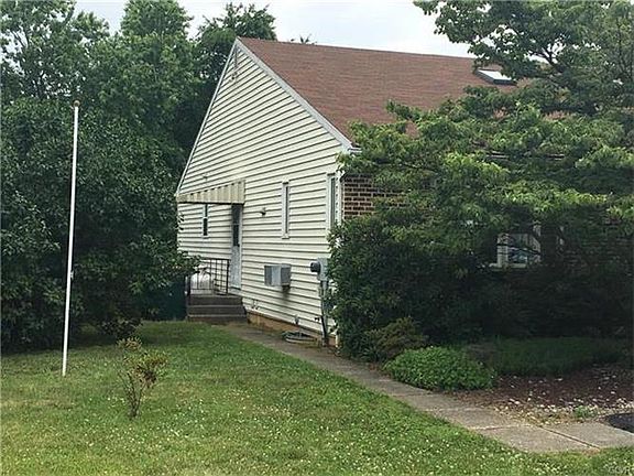 2nd image of 2933 Charlotte Ave