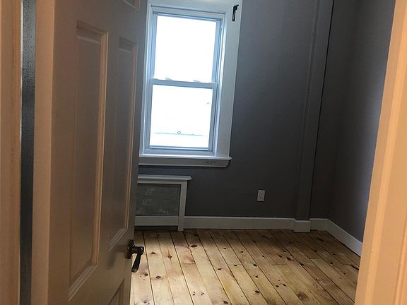 5th image of 42 Georgia Ave