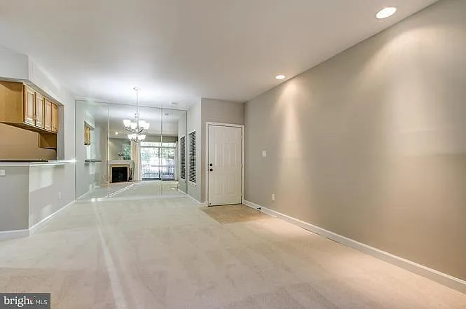 2 bed, 969 sqft, $2,650 — Photo 4
