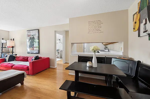 Living room, photo 4