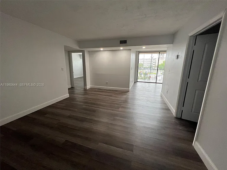 8635 NW 8th St #211 — Photo 7