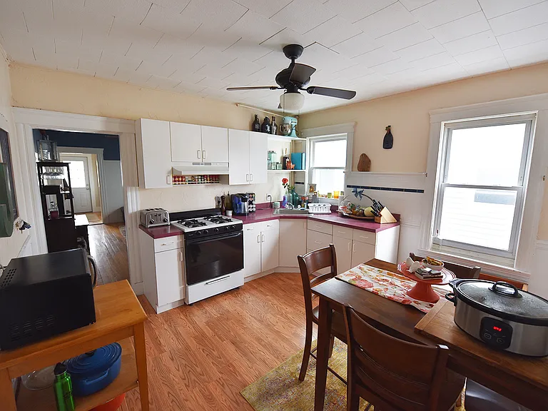 33 Belmont St #2 — Photo 5
