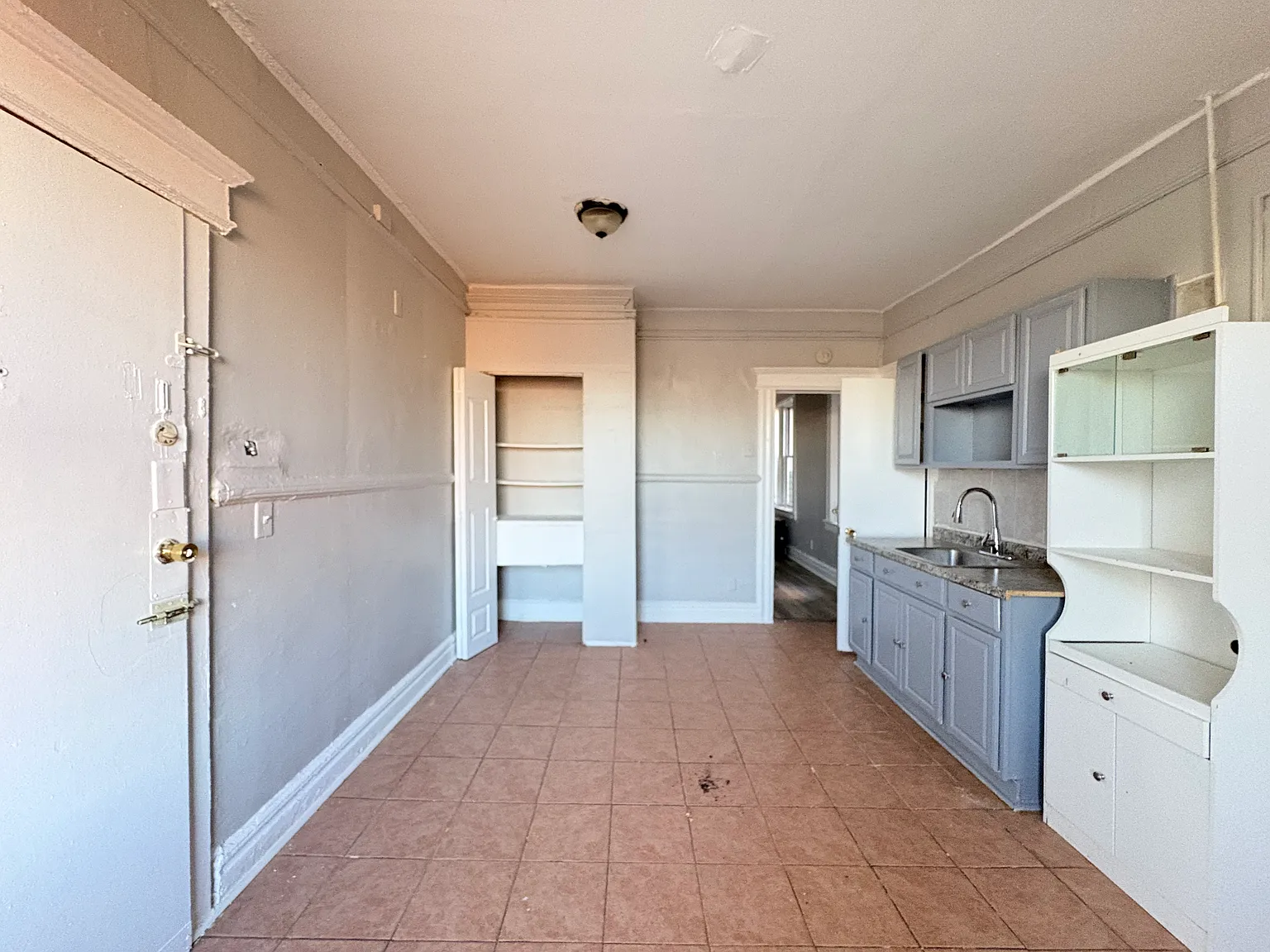 2 bed, 800 sqft, $1,650 — Photo 2