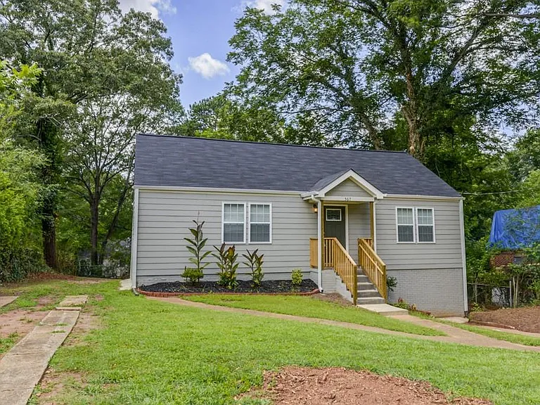 567 Ashburton Ave — Photo 22