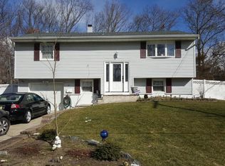 14 Nottingham Dr, Howell, NJ 07731