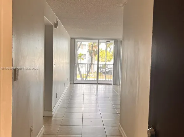 700 NW 214th St APT 219, Miami Gardens, FL 33169