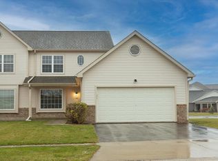 39 E Sedgemeadow St, Elkhorn, WI 53121