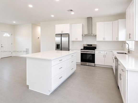 4th image of 271 Briar Ln