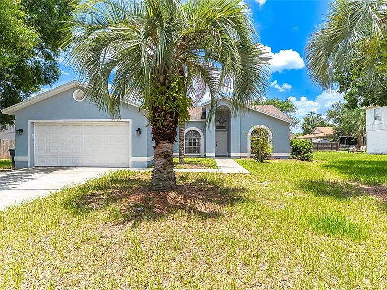 5126 Martinique Dr — Photo 1