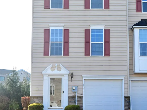 912 Susan Cir, North Wales, PA 19454