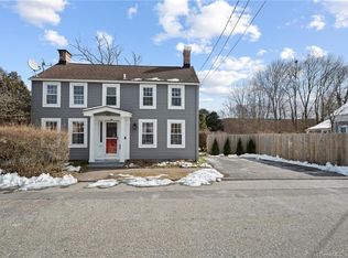 10 Grosvenor Pl, Norwich, CT 06360