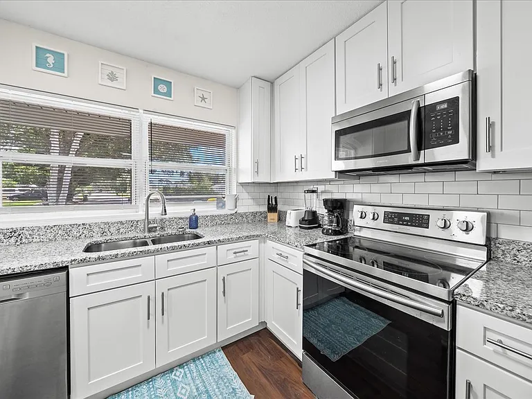 1610 Glen Haven Dr — Photo 11