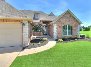 8404 Venezia Ln, Edmond, OK 73034