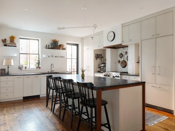 19 Chestnut St, Boston, MA 02129