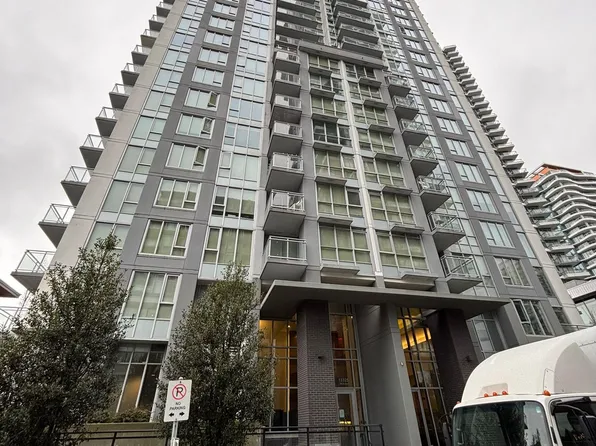 13325 102a Ave #1103, Surrey, BC V3T 0J5