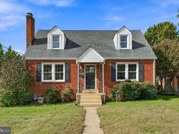 2854 Stuart Dr, Falls Church, VA 22042