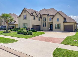 538 Amalfi Dr, Kemah, TX 77565