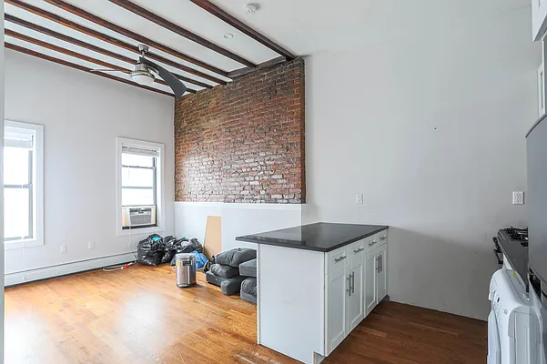 Rented by ERNY LLC | media 36