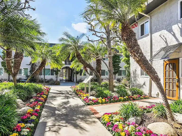 Villa Santa Fe Apartments — Photo 1