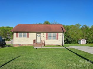 112 Goforth Dr, Thomasville, NC 27360