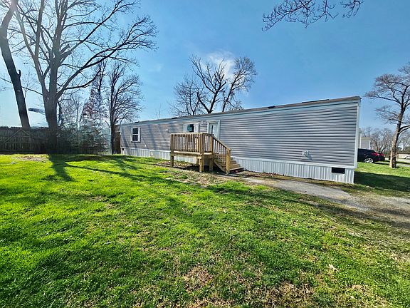 3rd image of 14482 Corona St
