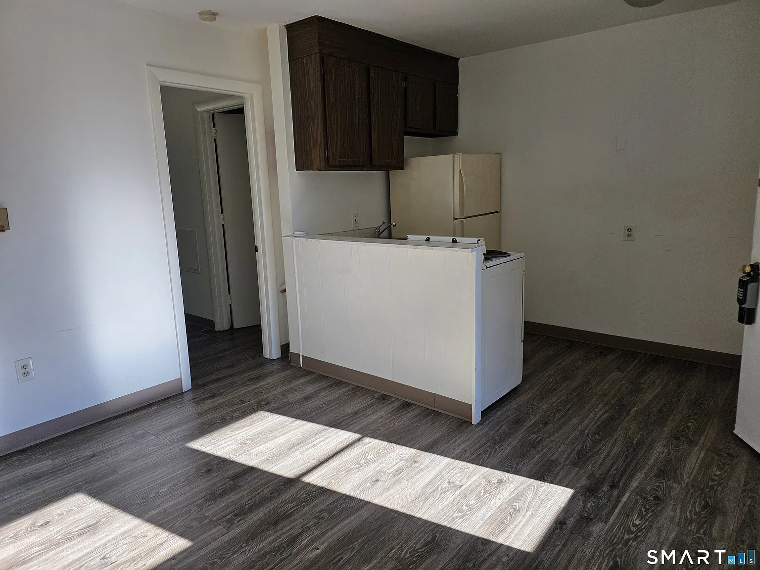 1 bed, 1.0 bath, 400 sqft, $1,095 — Photo 3