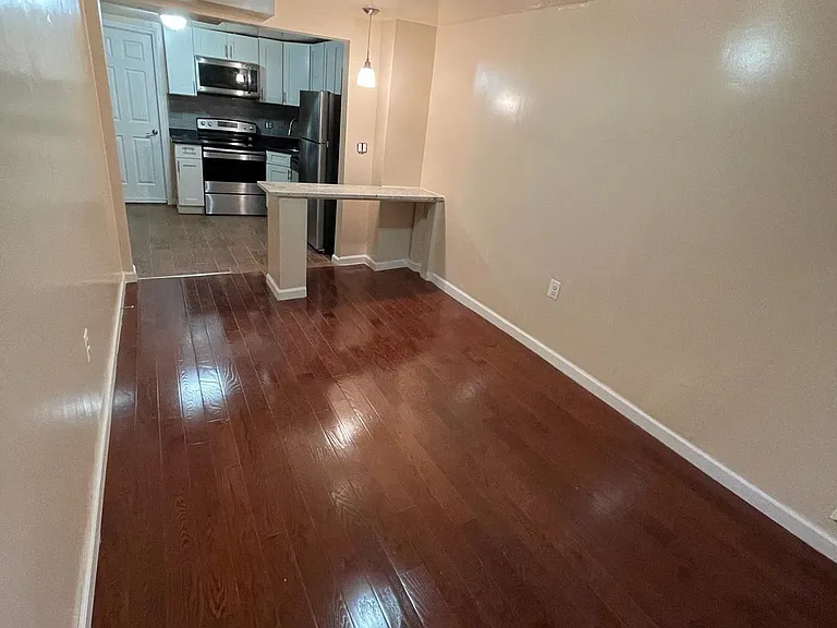 537 N 13th St #3F — Photo 8