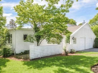 155 Hill St APT 26, Southampton, NY, 11968