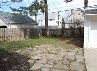 1635 Parkwood Rd, Lakewood, OH