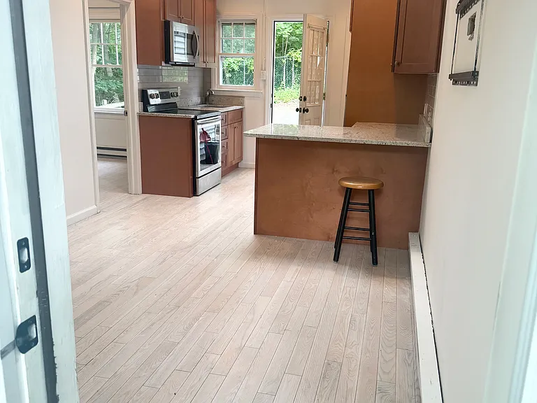 104 Woodhull Landing Rd — Photo 3