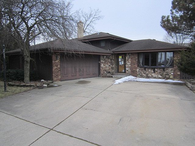 1st image of 168 Brookwood Pl