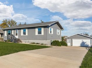 2520 12th Ave Sw, Cedar Rapids, IA 52404