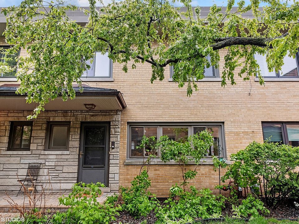 1st image of 3544 N Pine Grove Ave #A
