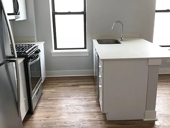 3rd image of 1801 S Throop St #402