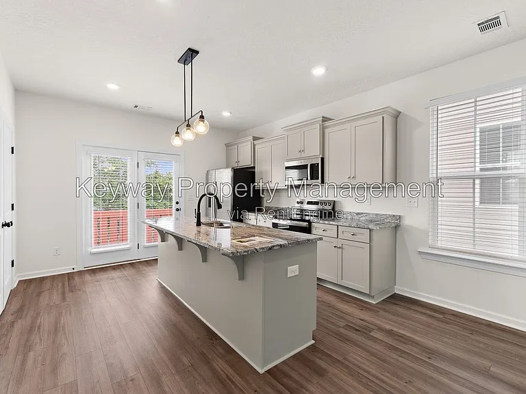 1144 Carolina Ave — Photo 6